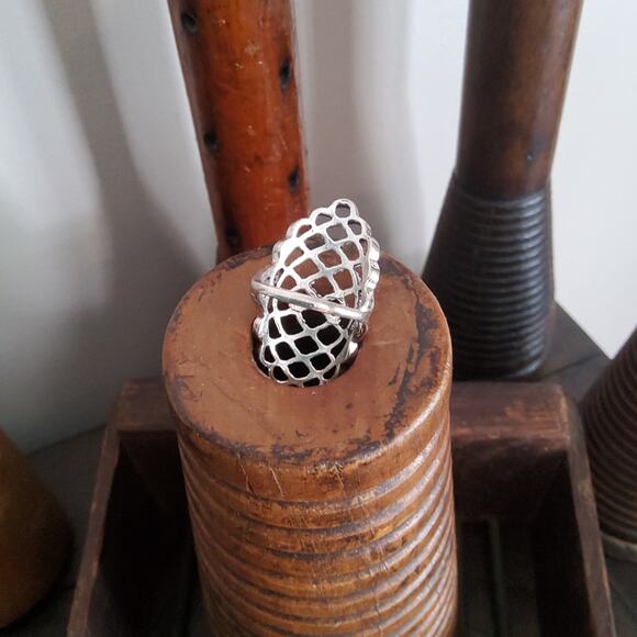 Women's Fashion Antiqued Hollow Long Statement Ring in Silver Tone Size 7 - Picture 5 of 13